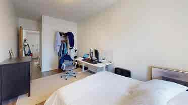 Large 0ne-Bedroom Apartment