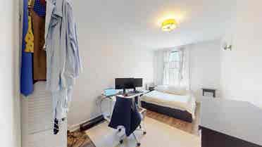 Large 0ne-Bedroom Apartment