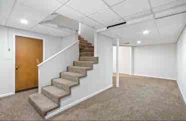 Private Bedroom & Basement for rent