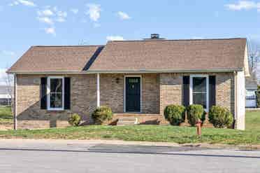 Private Bedroom & Basement for rent