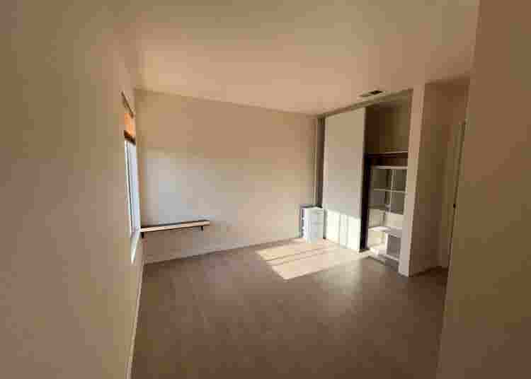 Palmdale room for one(house w/pool)