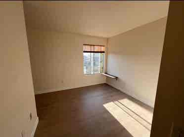 Palmdale room for one(house w/pool)