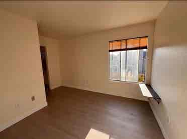 Palmdale room for one(house w/pool)