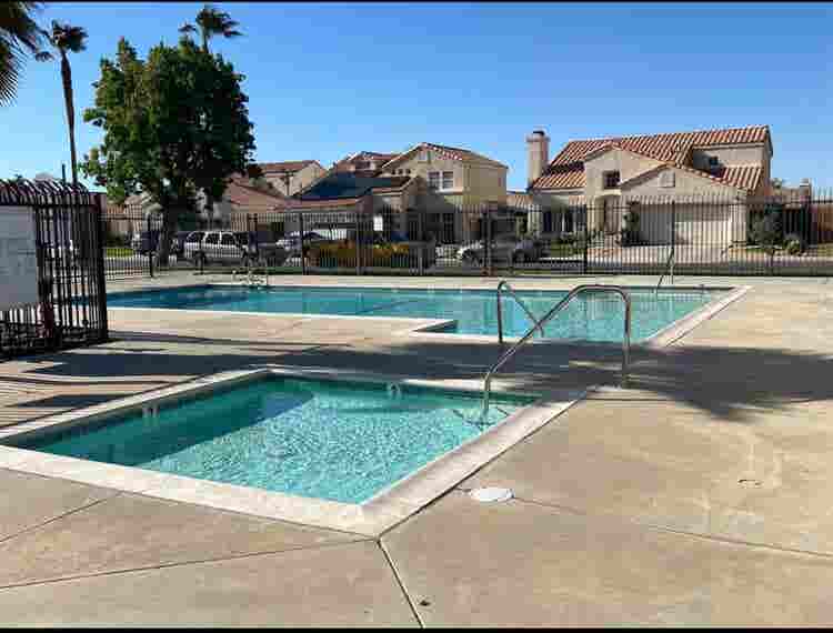 Palmdale room for one(house w/pool)