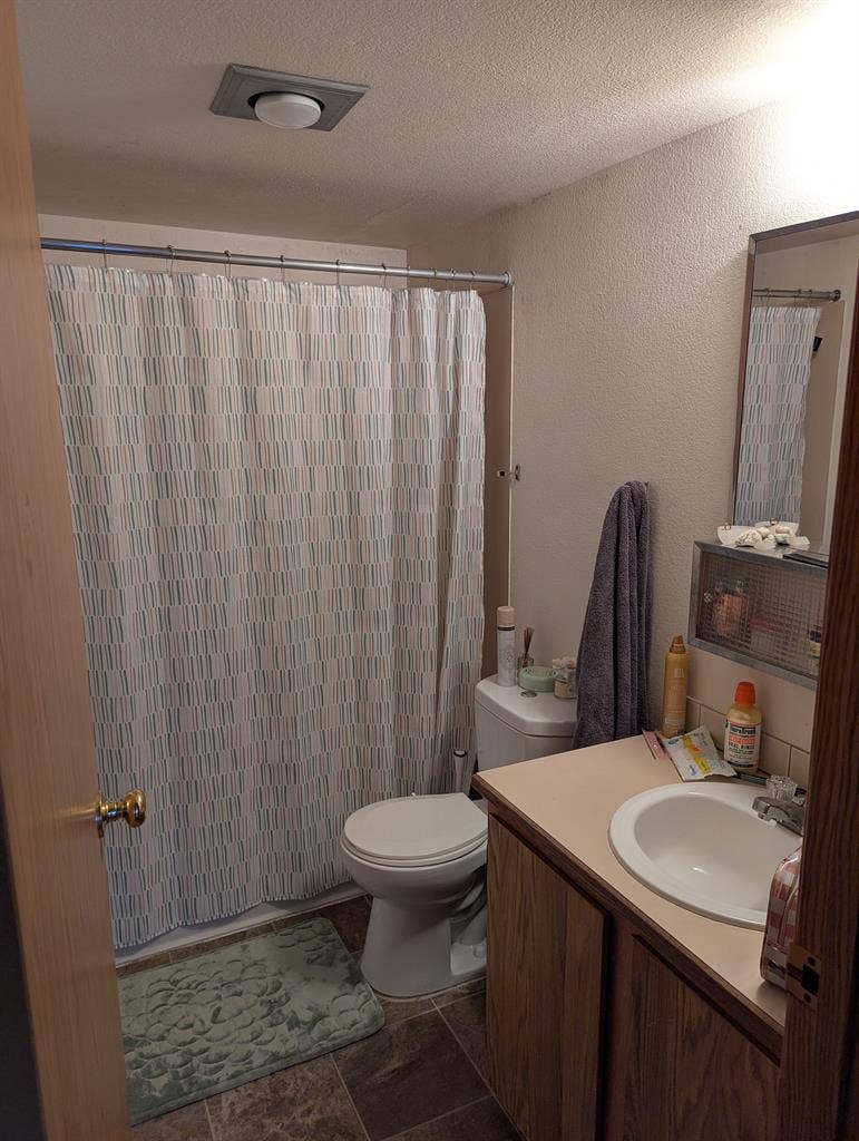 Room with Private bathroom June 1st