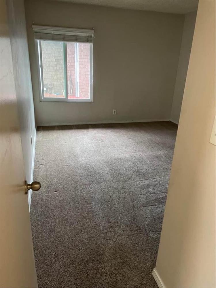 La Habra, California, private room