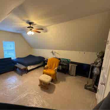 Private Bonus Rm w/utilities $