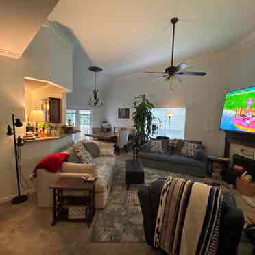 Private Bonus Rm w/utilities $