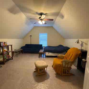 Private Bonus Rm w/utilities $