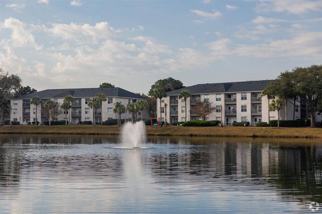 Need new roommate- Riverland Woods