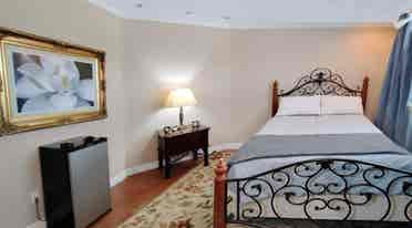 FURNISHED BEDROOM +PRIVATE BATHROOM