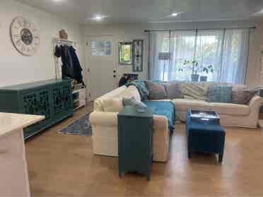 Female to rent room in cute housee