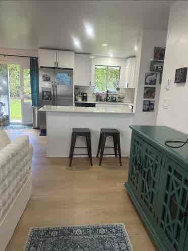 Female to rent room in cute housee