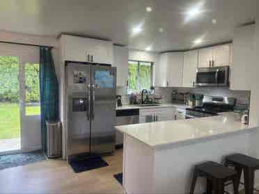 Female to rent room in cute housee