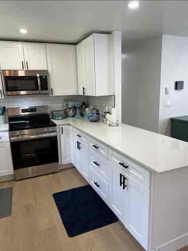 Female to rent room in cute housee