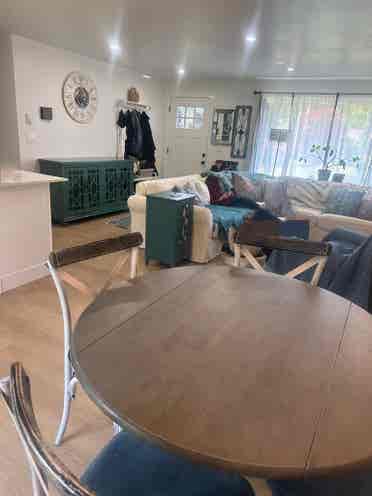 Female to rent room in cute housee