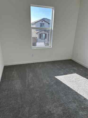 1 Room Available for Rent