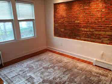 QUALITY APARTMENT IN QUALITY BLDNG