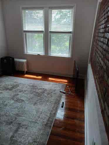 QUALITY APARTMENT IN QUALITY BLDNG
