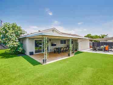 Room in Modern Home-Yard + Fire Pit