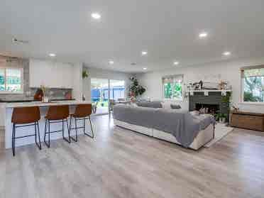 Room in Modern Home-Yard + Fire Pit