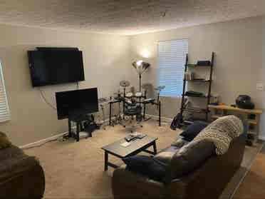 Room for rent Brentwood! Clean&Safe
