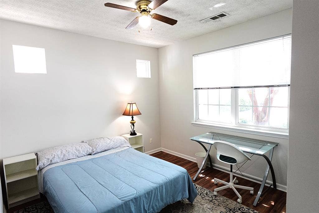 Spacious Room For Rent!