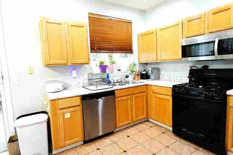 Spacious Room For Rent!