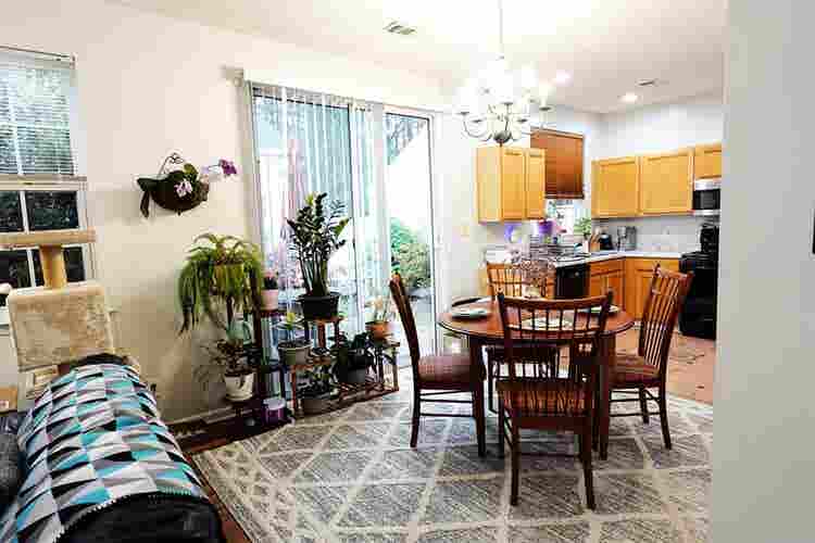 Spacious Room For Rent!
