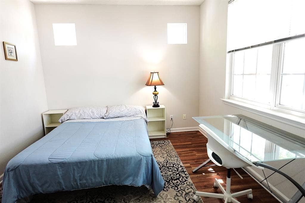 Spacious Room For Rent!