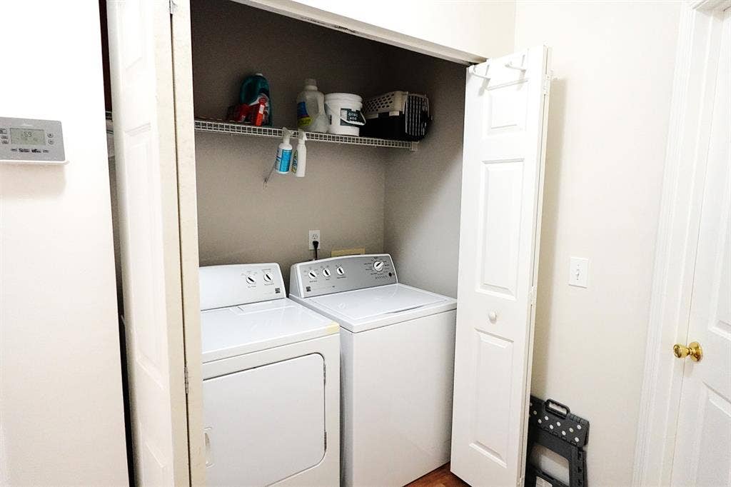 Spacious Room For Rent!