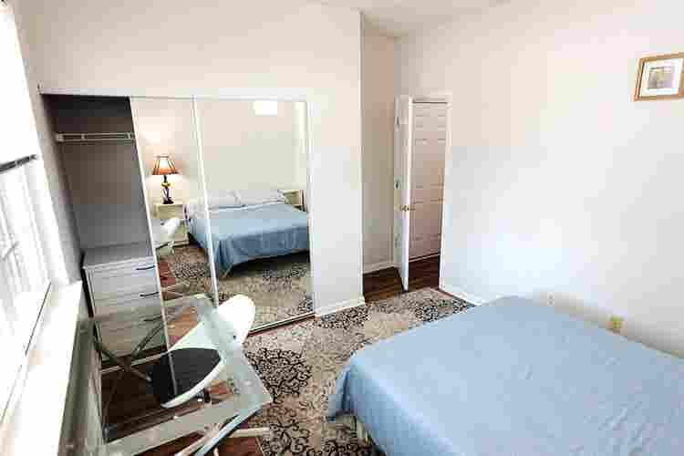 Spacious Room For Rent!