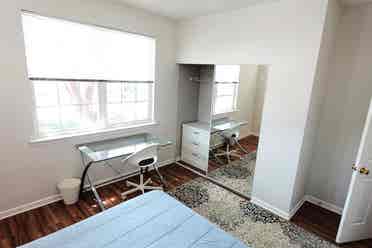 Spacious Room For Rent!