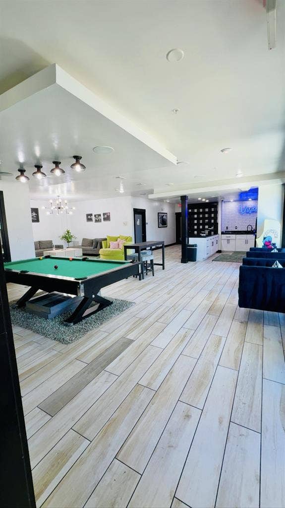 Move in fully furnished/bedroom.