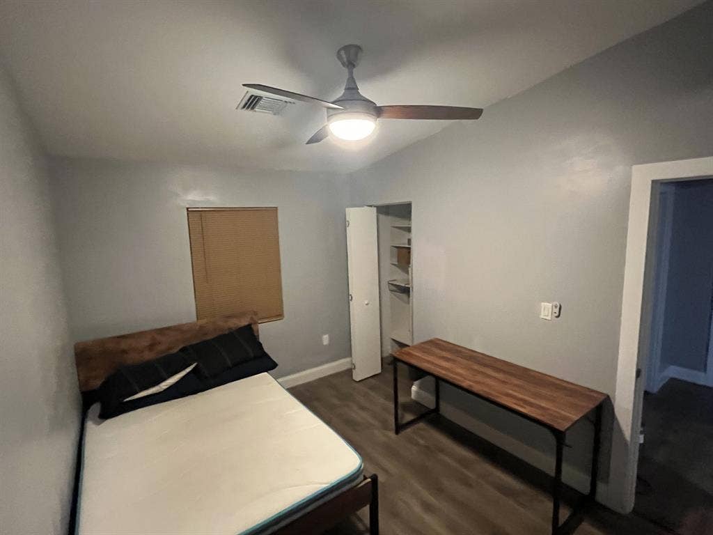 Open room in Pompano Beach
