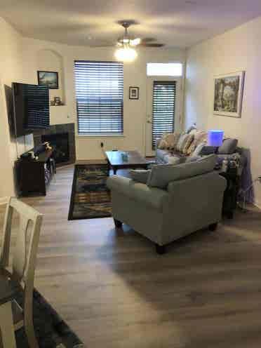 Looking for roommate/ furn room