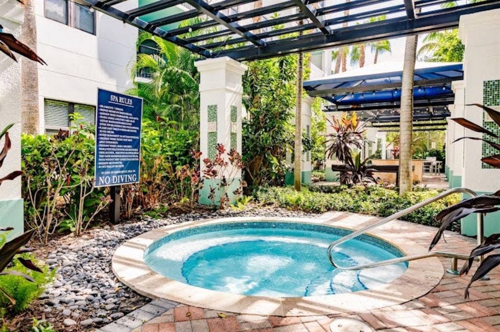 All inclusive room+bath