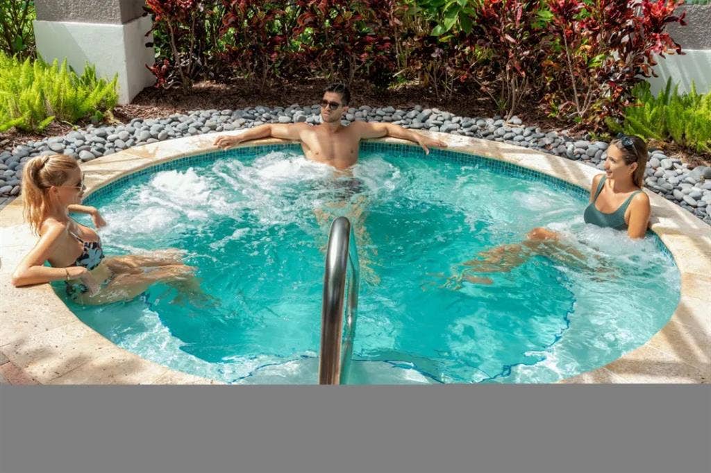 All inclusive room+bath