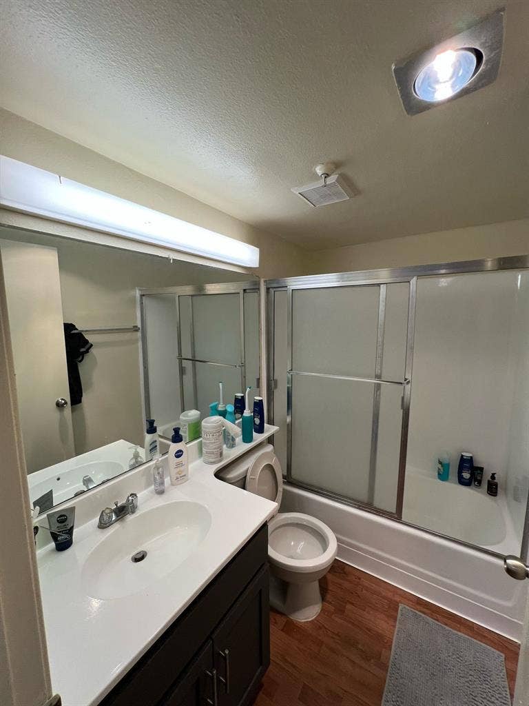 SUMMER SUBLEASE (MALES ONLY)