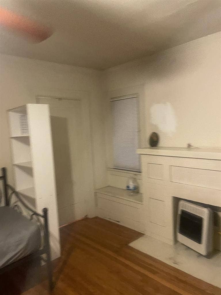 Looking for a Whittier Roommate