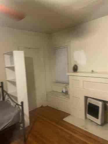 Looking for a Whittier Roommate