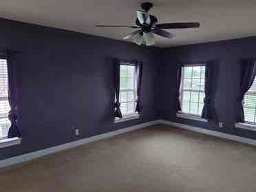 Non-furnished big room.