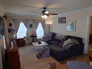 Non-furnished big room.