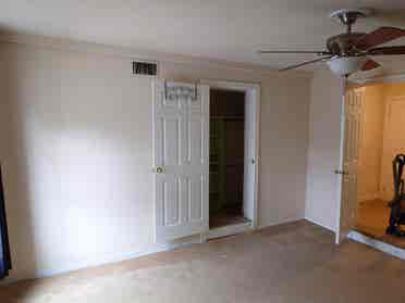 Smaller bedroom, stand in closet