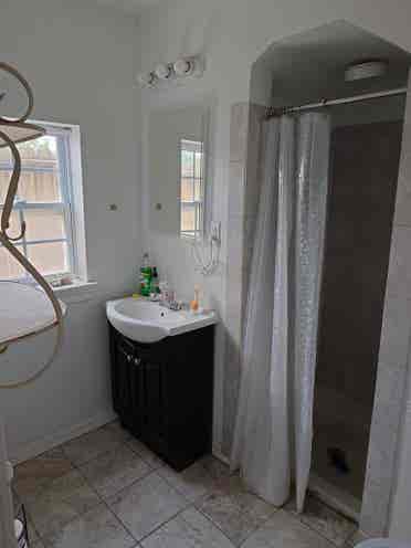 Smaller bedroom, stand in closet
