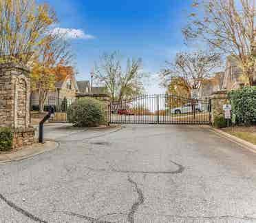 Room In A Gated Community In Greer