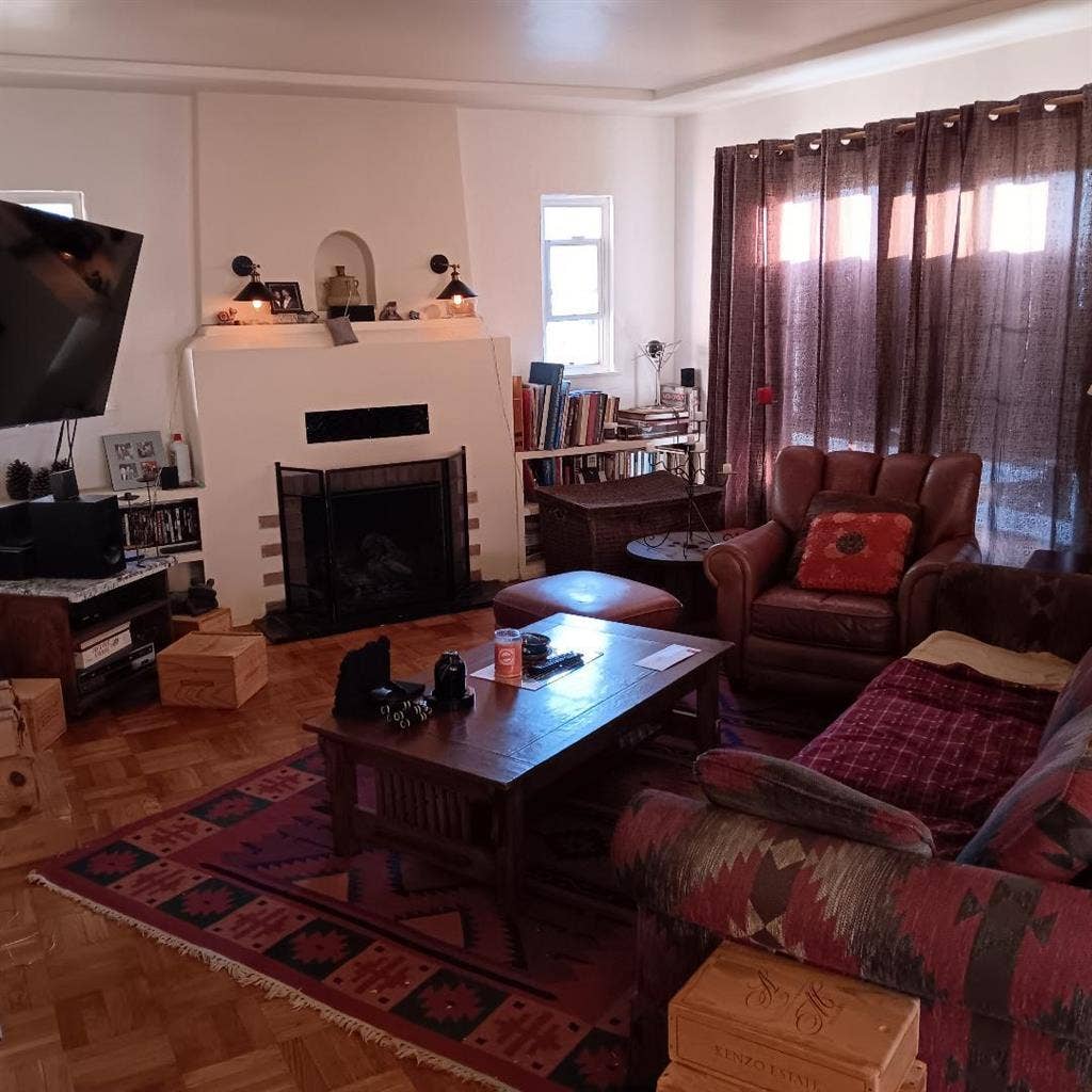 Nice room in a nice home