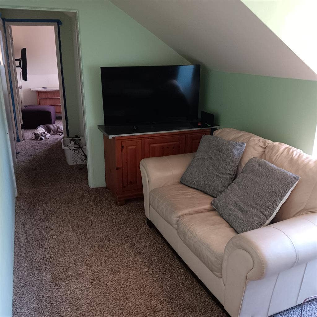 Nice room in a nice home