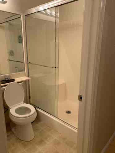 Looking for roommate- West Sac