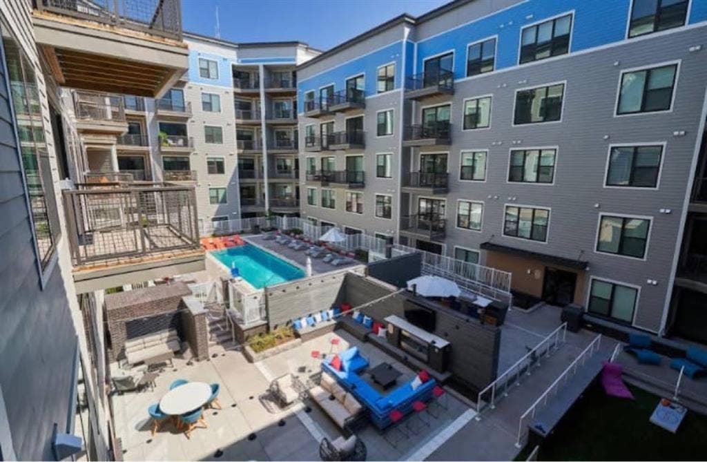 Looking for a roommate